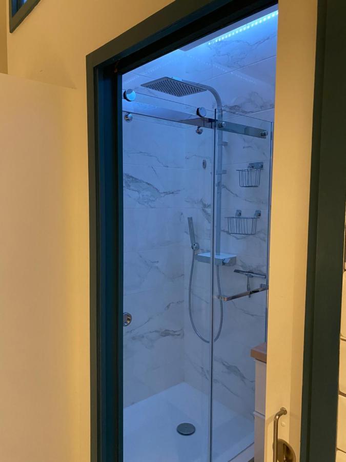 Mrtn Apartments Studio & Suites - Aix-Les-Bains, Hypercentre Esterno foto