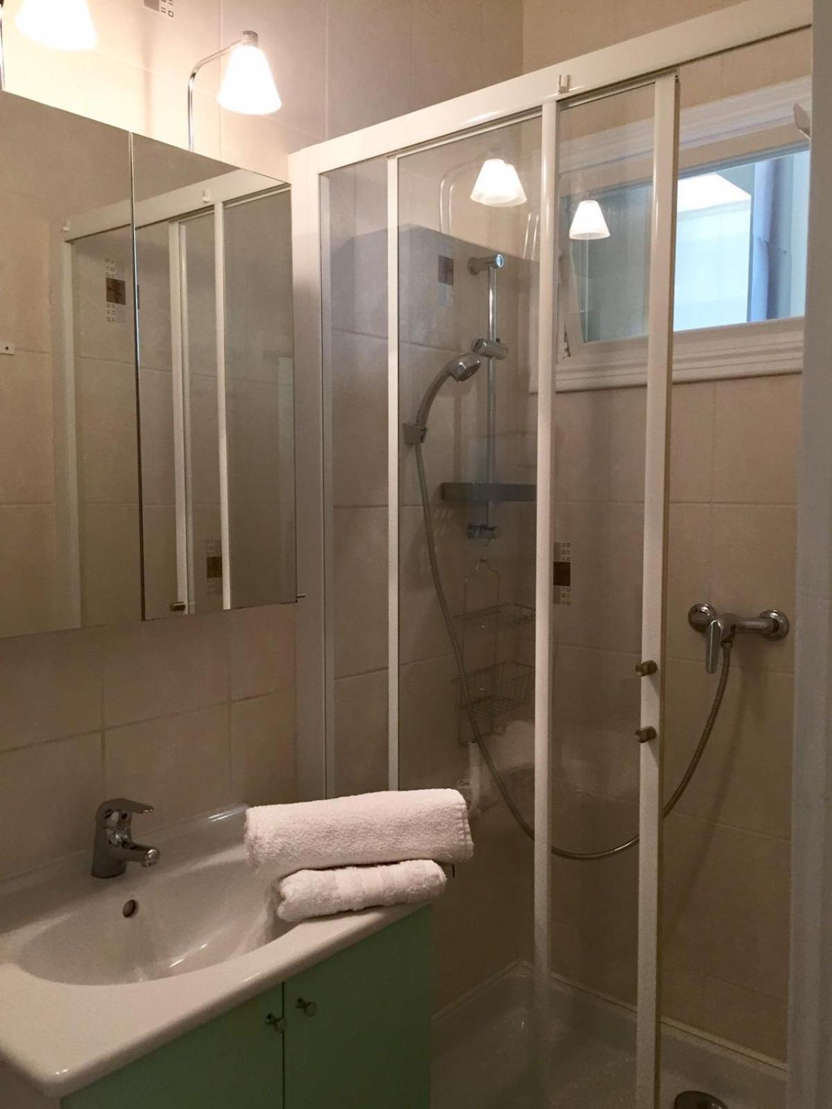 Mrtn Apartments Studio & Suites - Aix-Les-Bains, Hypercentre Esterno foto