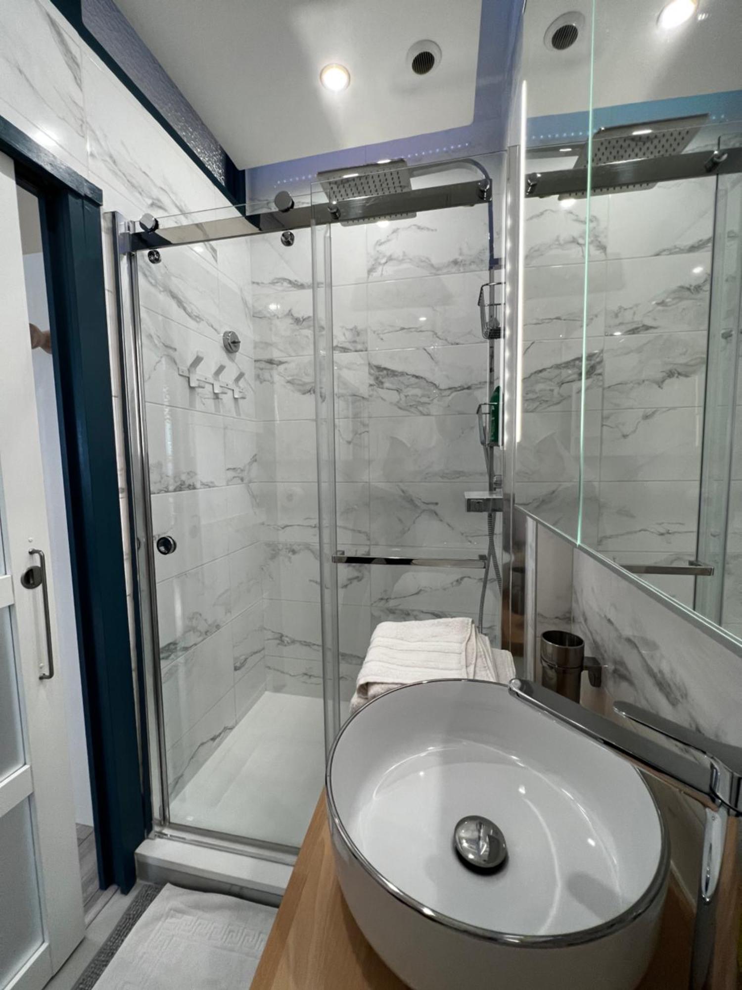 Mrtn Apartments Studio & Suites - Aix-Les-Bains, Hypercentre Esterno foto
