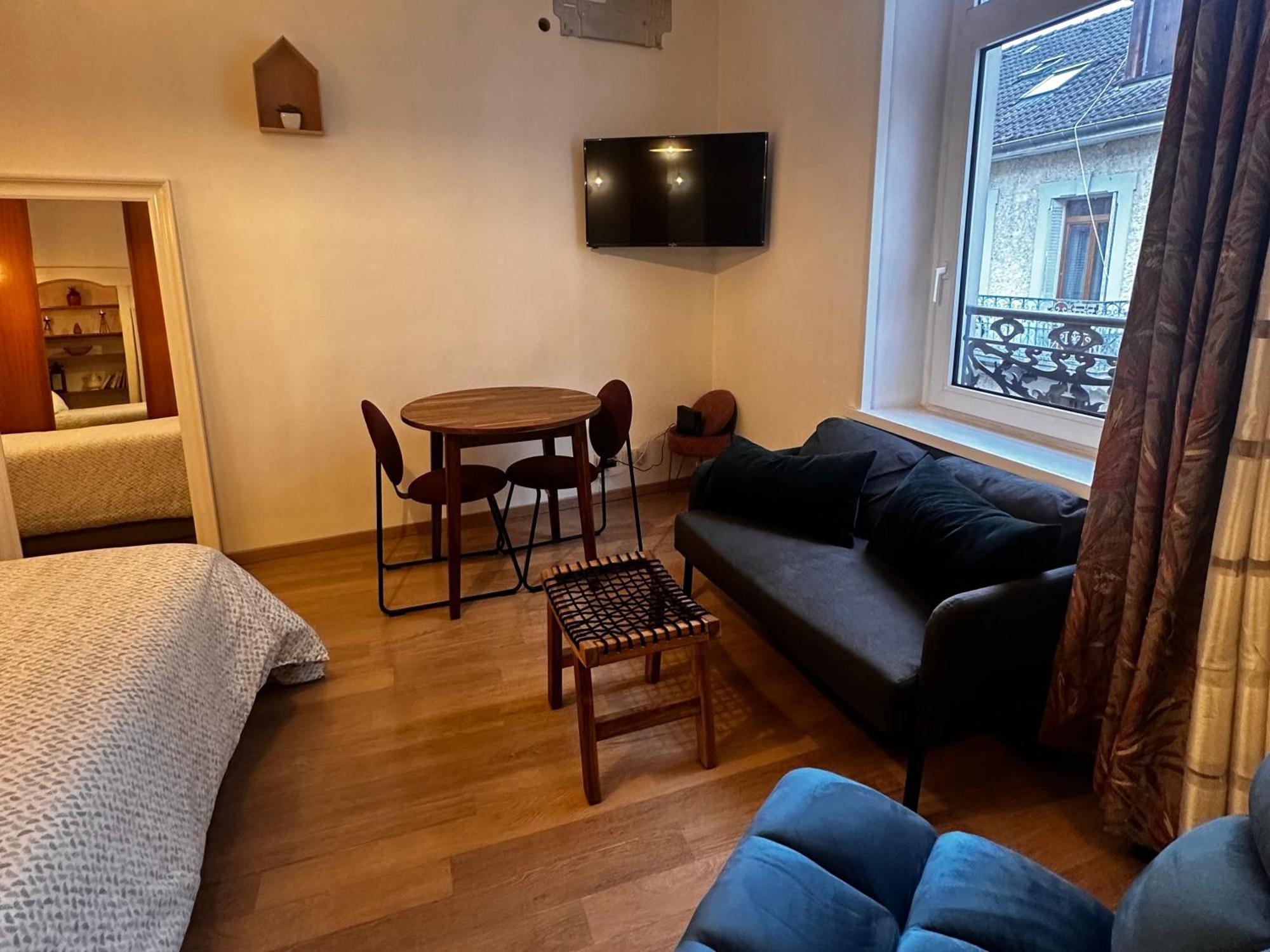 Mrtn Apartments Studio & Suites - Aix-Les-Bains, Hypercentre Esterno foto